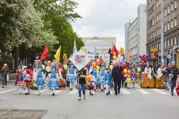 «Жыў-быў заяц» у Віцебску, а потым на «Перекрёсток» Навасібірска паляцеў