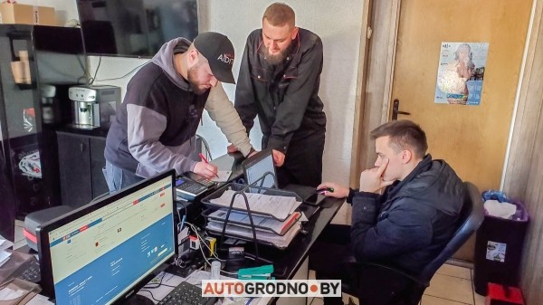 Белорус открыл вторую СТО в Варшаве, чтобы привлечь польских водителей. Получилось? Белорус открыл вторую СТО в Варшаве, чтобы привлечь польских водителей. Получилось?