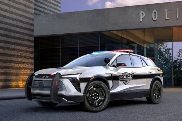 Самые крутые служебные тачки. Новые авто полицейских служб разных стран мира