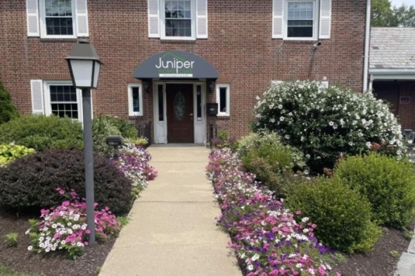 Белорусы построили в США серьезный бизнес по уходу за пожилыми