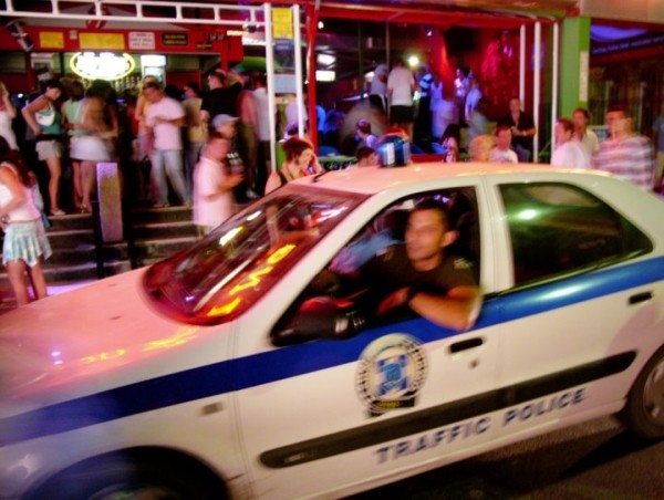 Власти на популярном европейском курорте в шоке. Бары повторно продают туристам не допитые гостями коктейли Власти на популярном европейском курорте в шоке. Бары повторно продают туристам не допитые гостями коктейли