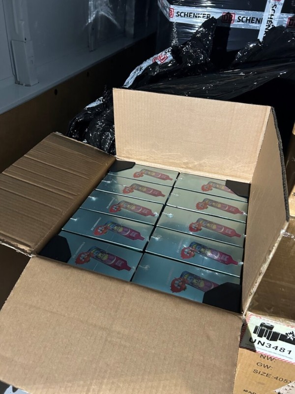 Более 12 000 электронных сигарет без документов изъяты у белоруса в Германии