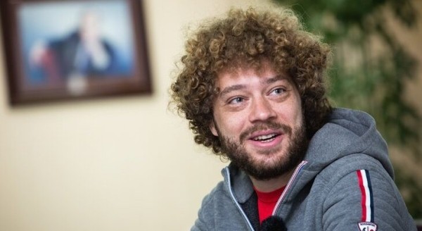 «Хочется петь песни на белорусском языке». Популярный российский блогер Варламов начал учить белорусский язык